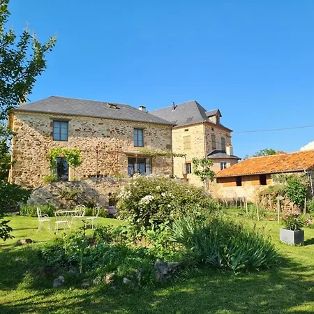 Holiday home Les Peyronnies